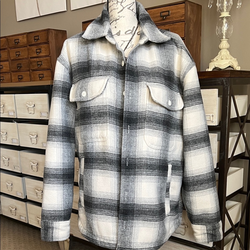 American Eagle Outfitters AEO Unisex Black Gray White Plaid Jacket Coat Shacket